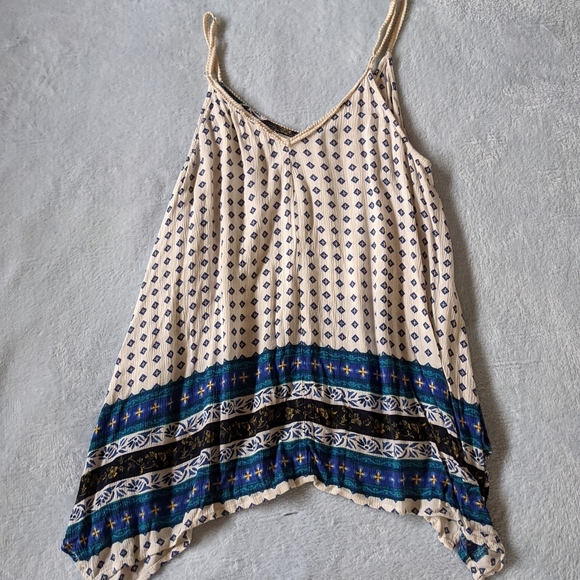 Chloe K. V-Neck Breaded Strap Flowy Tank Blue Split Hem Lagenlook Women's Medium - Picture 2 of 6